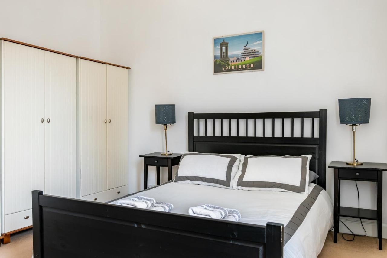 Amazing Apartments - Dalgety St - Near Holyrood Единбург Екстериор снимка