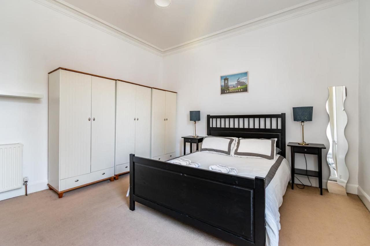 Amazing Apartments - Dalgety St - Near Holyrood Единбург Екстериор снимка