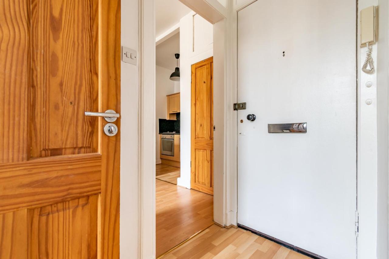 Amazing Apartments - Dalgety St - Near Holyrood Единбург Екстериор снимка